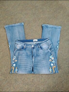 Sandpiper Women's Light Blue Embroidered Wide-Leg Jeans